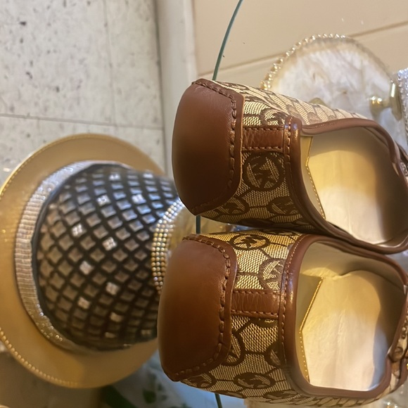 Michael kors flats in great condition only wear them once - Picture 4 of 6